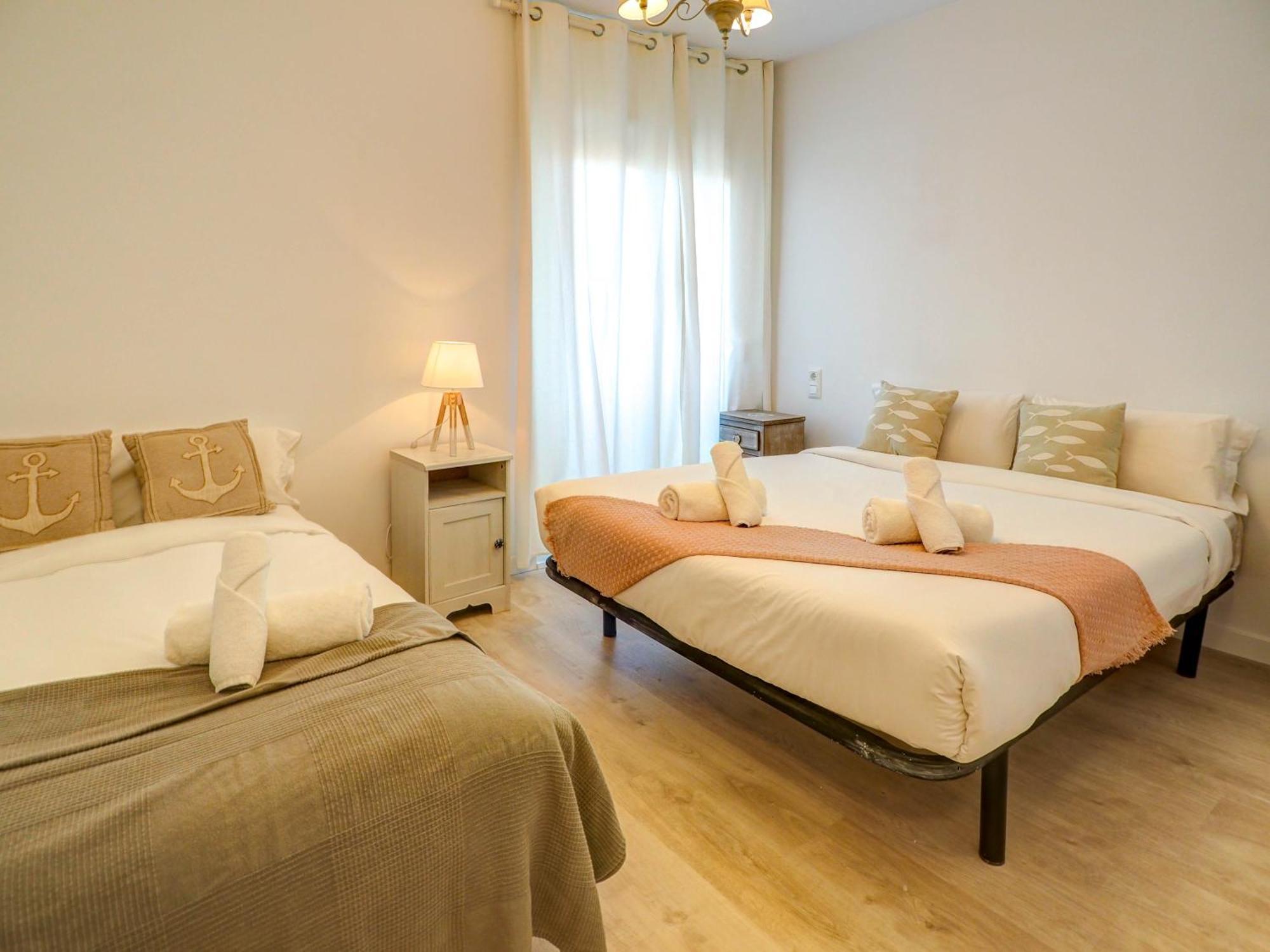 Clarimar Duplex By Hello Homes Ситжес Екстериор снимка