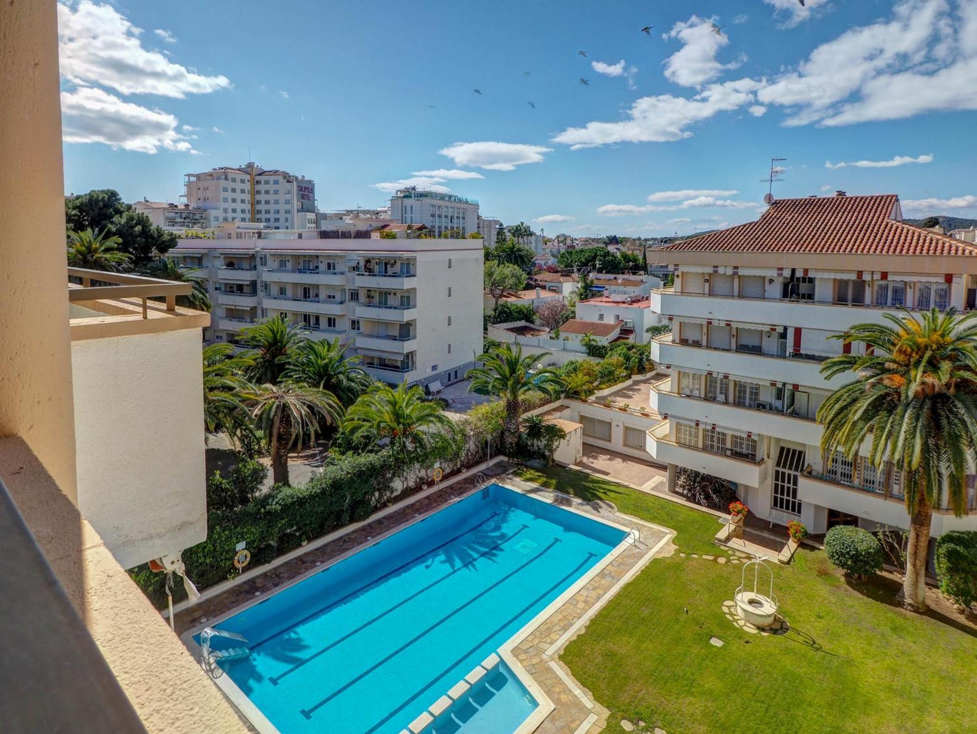 Clarimar Duplex By Hello Homes Ситжес Екстериор снимка
